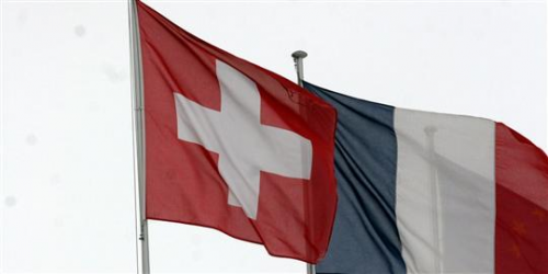 suisse france drapeaux exilés.png